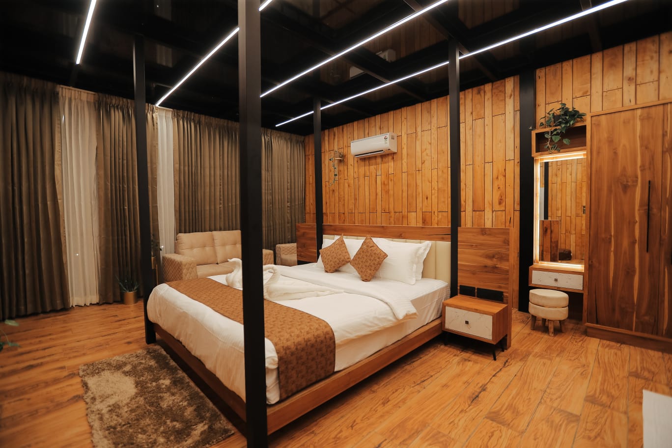 Aqua Lumiere Pool Villa